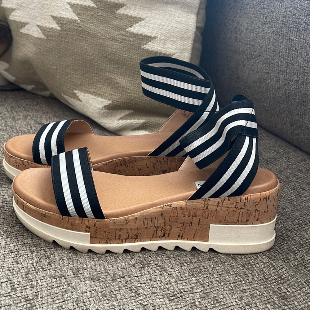 Steve Madden platform sandal